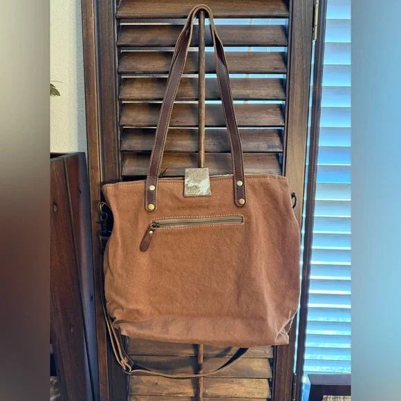 Myra Bag- Tea Rose Tote Bag - Picture 4 of 16